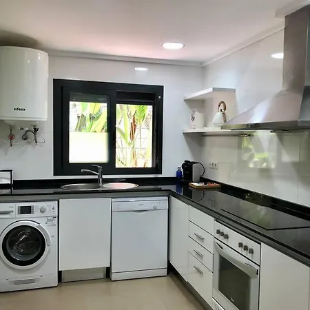Hogar Brisa De Marinas Acogedor Con Amplia Terraza Y Acceso Directo A Piscinas-comfortable With Spacious Terrace And Direct Pool Access Apartment
