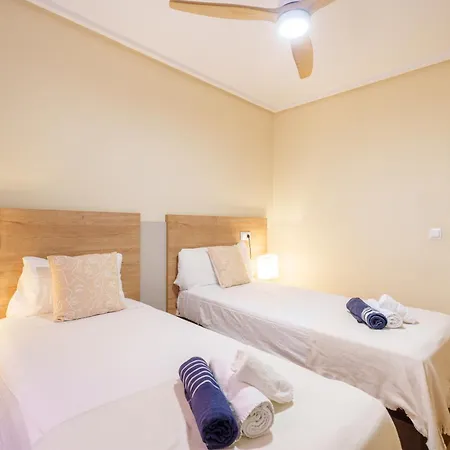 Hogar Brisa De Marinas Acogedor Con Amplia Terraza Y Acceso Directo A Piscinas-comfortable With Spacious Terrace&direct Pool Access Dénia